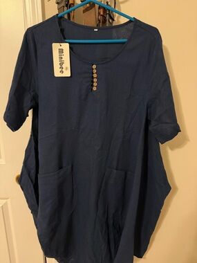 Women's Navy Button-Front Tunic Top